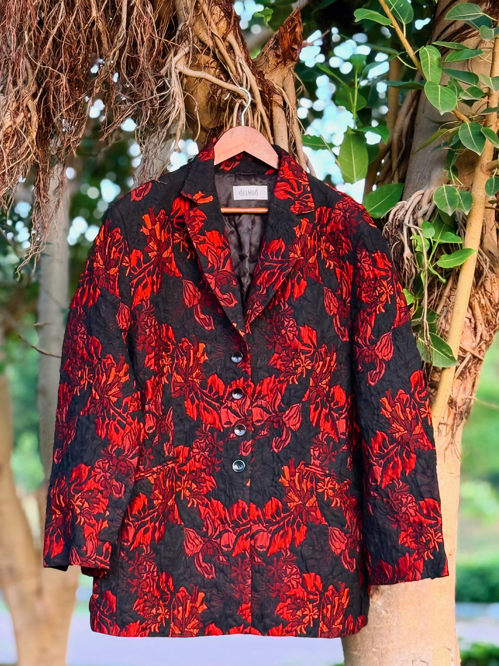 Delmod’s floral textured long blazer
