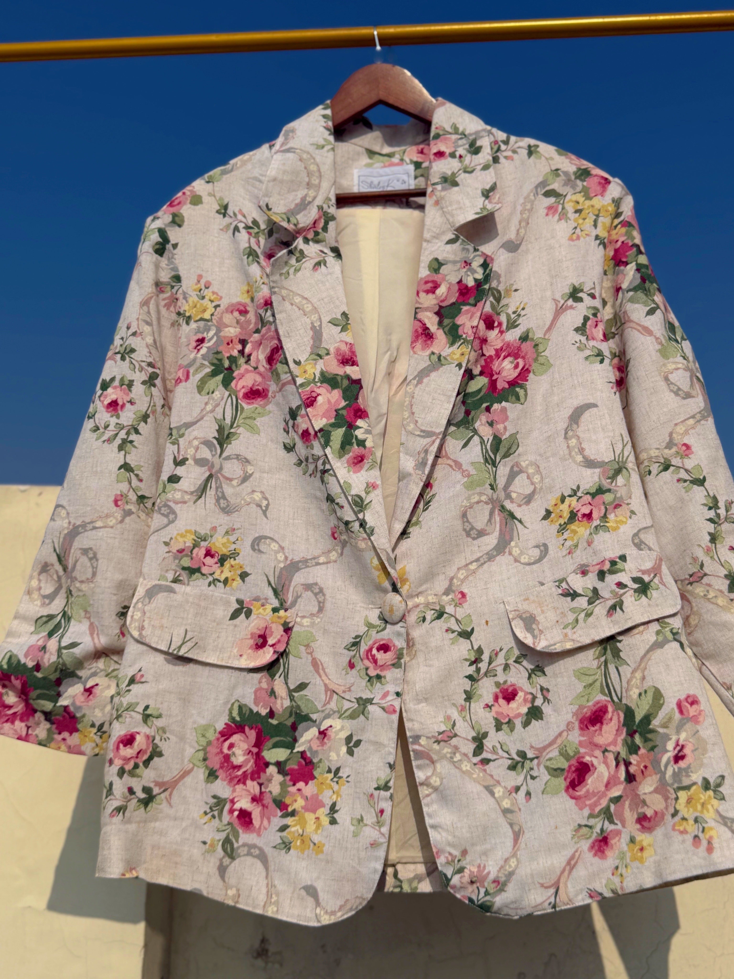 Floral vintage blazer