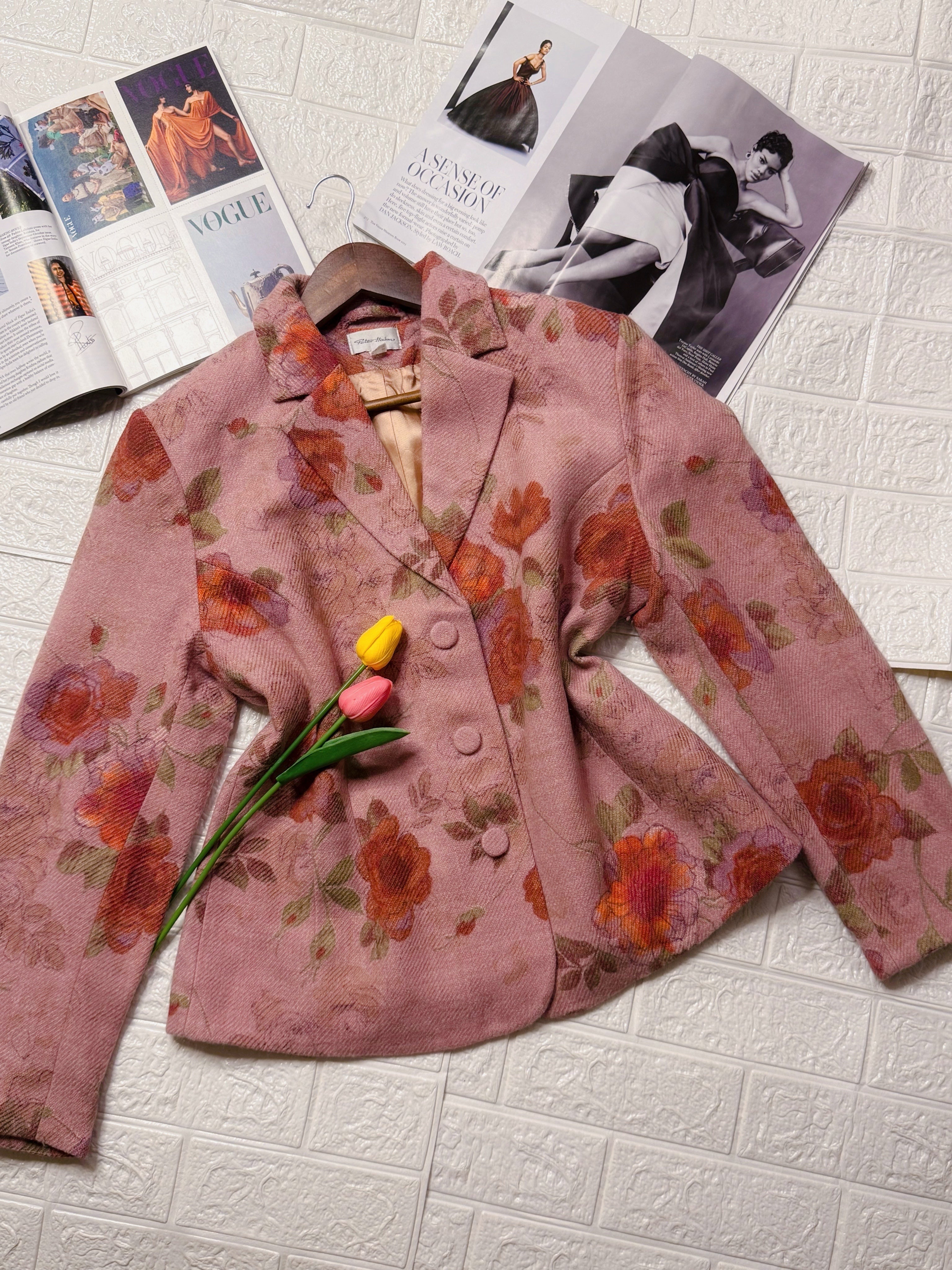 Vintage rose print blazer