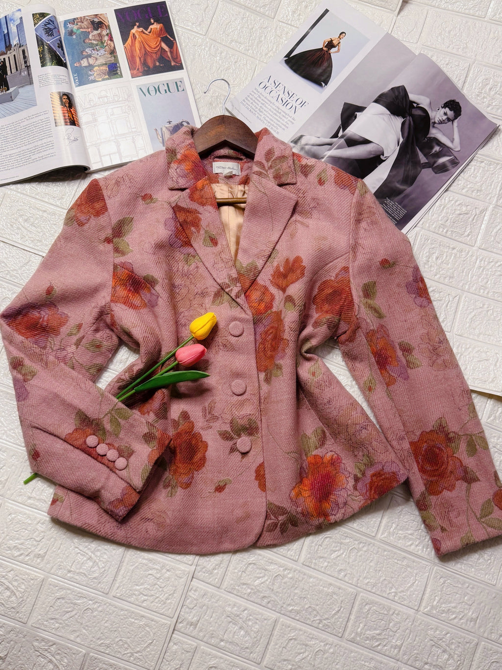 Vintage rose print blazer